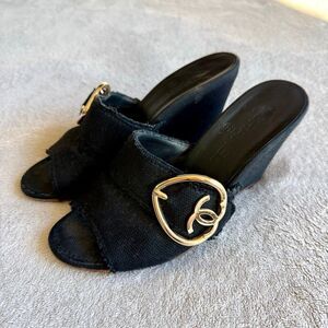 Chanel Women’s Black Canvas CC Heart Buckle Wedge Slide Sandals size 37.5